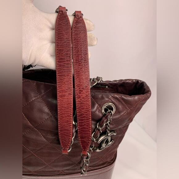 Chanel Burgundy Quilted Iridescent Calfskin Leather V*P Medium Shopping Tote Bag - Picture 10 of 16